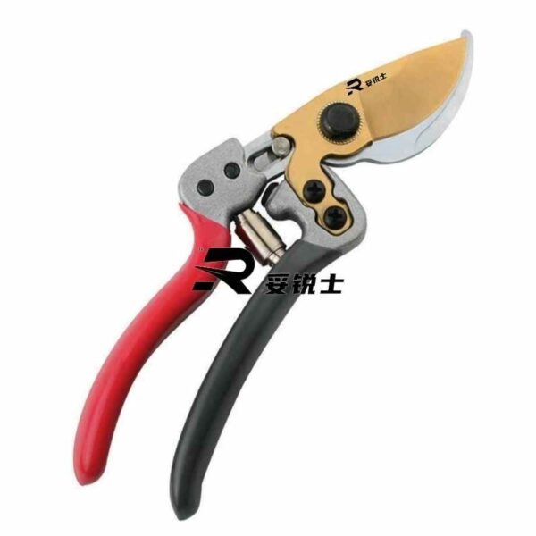 Blade titanium plating pruning shears